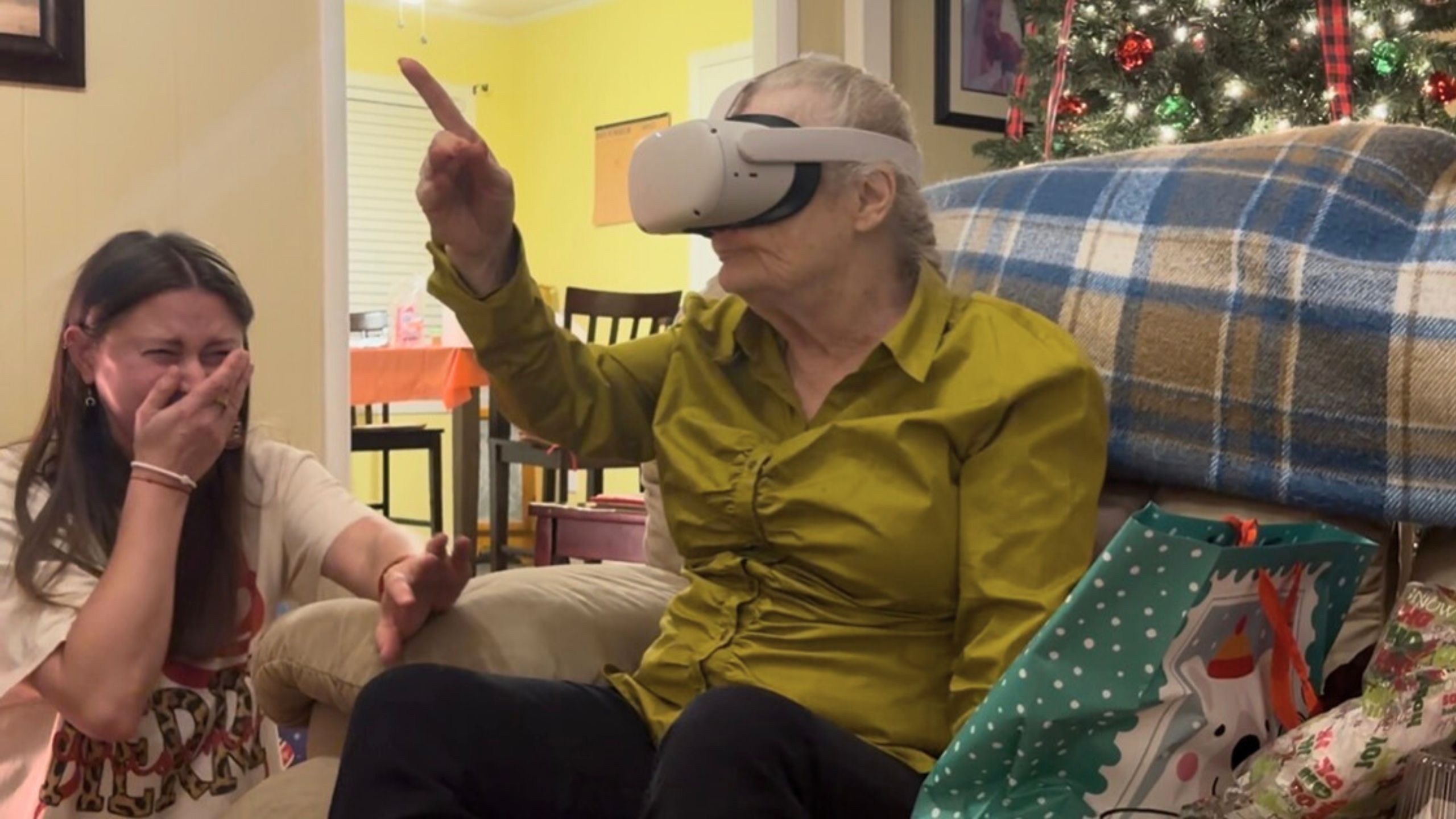 Family Share Hilarious Clip Of Stunned Aunt Trying VR Headset For First Time