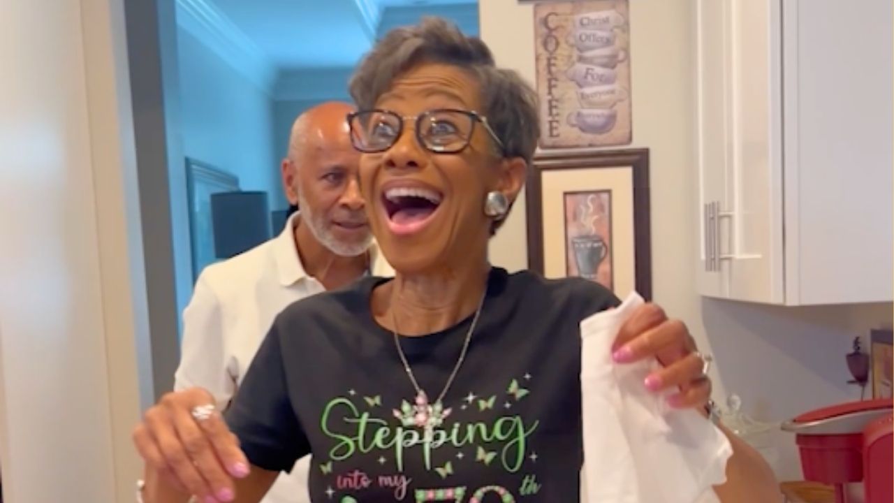 Grandma Screams In Shock When Second Babygrow Reveals Twins