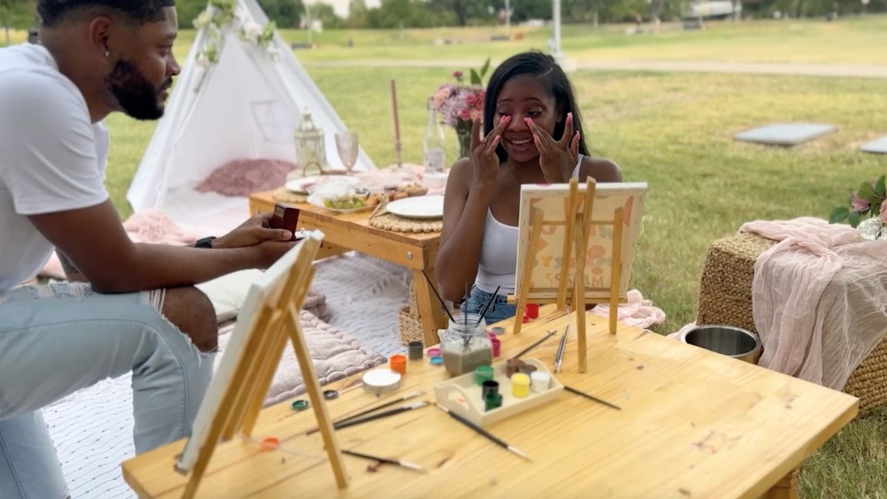 Boyfriend Paints Surprise Proposal During Art Session